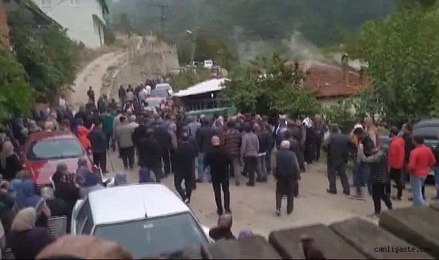 Bursa’da bir evde ve bahçesinde 3 kişi öldürülmüş halde bulundu Bursa’da bir evde ve bahçesinde 3 kişi öldürülmüş halde bulundu