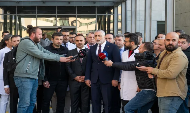 Çalışma ve Sosyal Güvenlik Bakanı Işıkhan, TUSAŞ’taki terör saldırısında yaralananları ziyaret etti Çalışma ve Sosyal Güvenlik Bakanı Işıkhan, TUSAŞ’taki terör saldırısında yaralananları ziyaret etti