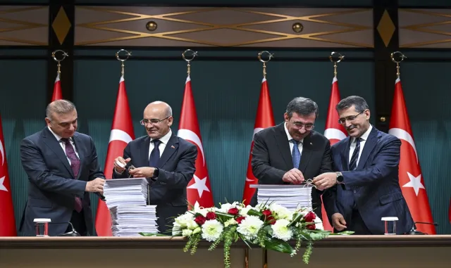 Cumhurbaşkanı Yardımcısı Yılmaz, 2025 Yılı Merkezi Yönetim Bütçe Bağlama Töreni’nde konuştu: (1) Cumhurbaşkanı Yardımcısı Yılmaz, 2025 Yılı Merkezi Yönetim Bütçe Bağlama Töreni’nde konuştu: (1)