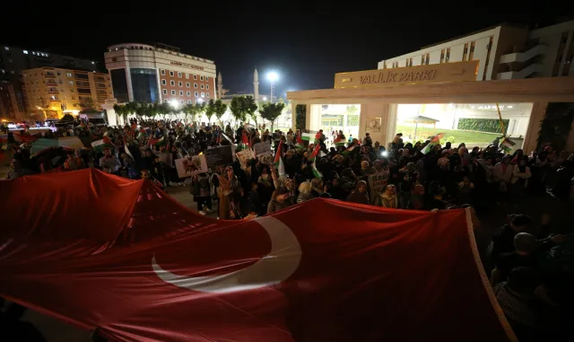 Diyarbakır, Siirt, Şırnak ve Mardin’de İsrail’in Filistin’e yönelik saldırıları protesto edildi Diyarbakır, Siirt, Şırnak ve Mardin’de İsrail’in Filistin’e yönelik saldırıları protesto edildi