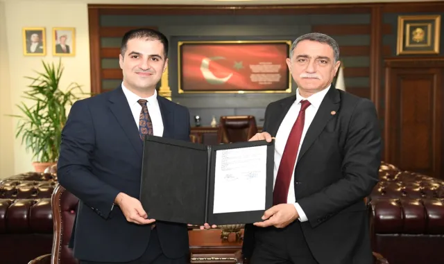 KAEÜ ve AHİKA arasında "Türkiye Siber Vatan Programı" protokolü imzalandı KAEÜ ve AHİKA arasında "Türkiye Siber Vatan Programı" protokolü imzalandı