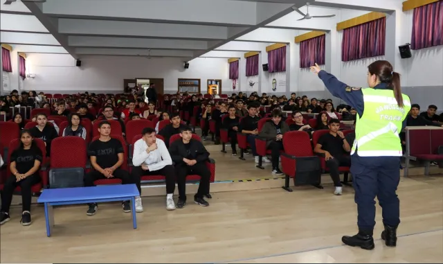 Kayseri’de jandarma 260 öğrenciye trafik eğitimi verdi Kayseri’de jandarma 260 öğrenciye trafik eğitimi verdi