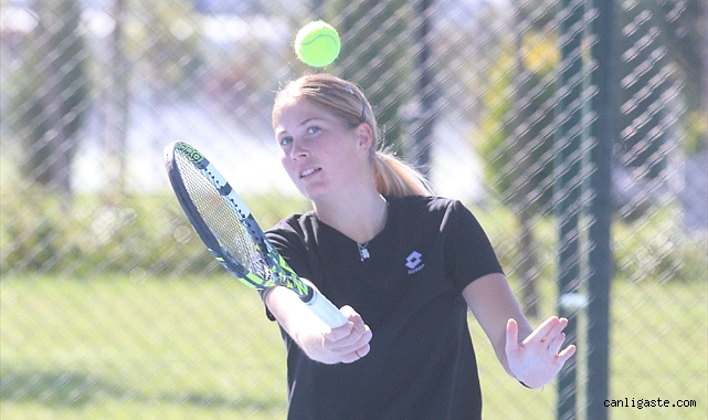 Kayseri’de Tenis Turnuvası final müsabakalarıyla devam ediyor (ITF Uluslararası W50) Kayseri’de Tenis Turnuvası final müsabakalarıyla devam ediyor (ITF Uluslararası W50)