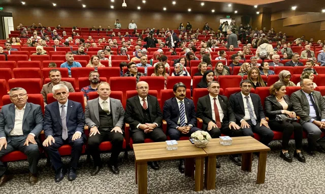 Kırşehir Valisi Demiryürek, Öğretmen Akademileri açılış programına katıldı Kırşehir Valisi Demiryürek, Öğretmen Akademileri açılış programına katıldı