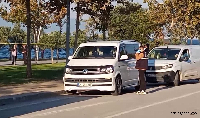 Kocaeli’de bir kişi minibüste silahla vurulmuş halde ölü bulundu Kocaeli’de bir kişi minibüste silahla vurulmuş halde ölü bulundu