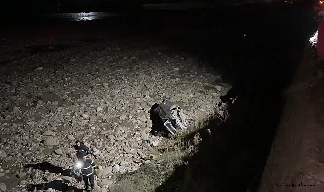 Sinop’ta çay yatağına uçan otomobildeki 2 kişi yaralandı Sinop’ta çay yatağına uçan otomobildeki 2 kişi yaralandı