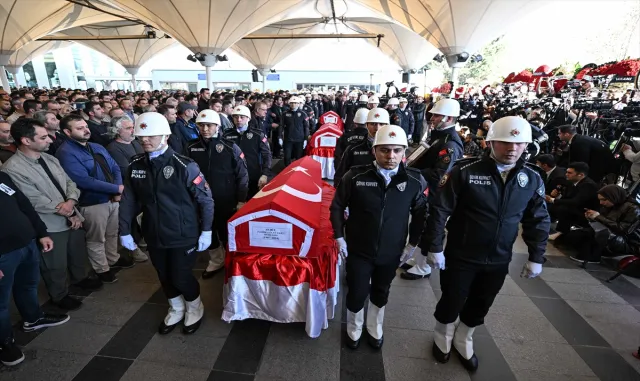 TUSAŞ çalışanı 3 şehit son yolculuğuna uğurlandı TUSAŞ çalışanı 3 şehit son yolculuğuna uğurlandı