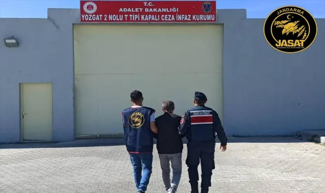 Yozgat’ta 6 yıl hapis cezası bulunan firari hükümlü yakalandı Yozgat’ta 6 yıl hapis cezası bulunan firari hükümlü yakalandı