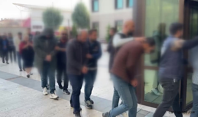 Adana’da operasyon ve denetimlerde 61 silah ele geçirildi Adana’da operasyon ve denetimlerde 61 silah ele geçirildi