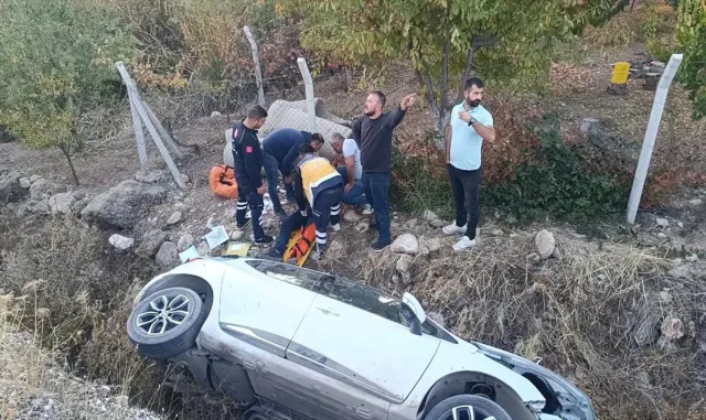 Adıyaman’da otomobille pikabın çarpıştığı kazada 10 kişi yaralandı Adıyaman’da otomobille pikabın çarpıştığı kazada 10 kişi yaralandı