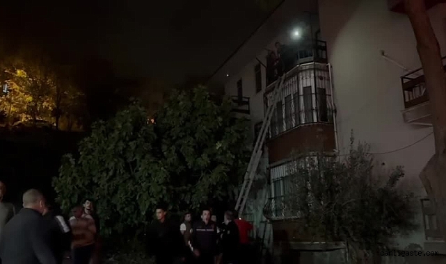 Aydın’da Evde Çıkan Yangında 3 Kişi Dumandan Etkilendi Aydın’da Evde Çıkan Yangında 3 Kişi Dumandan Etkilendi