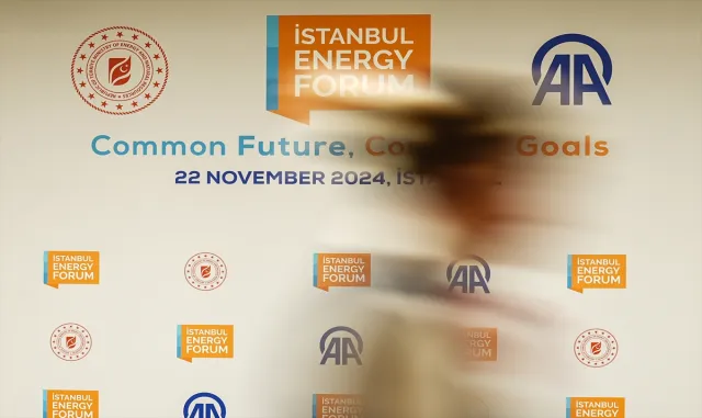 Bakan Bayraktar İstanbul Energy Forum’da Türkmenistan Devlet Bakanı Babayev ile görüştü Bakan Bayraktar İstanbul Energy Forum’da Türkmenistan Devlet Bakanı Babayev ile görüştü