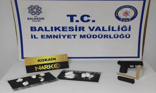 Balıkesir’de uyuşturucu operasyonunda yakalanan 2 kişi tutuklandı Balıkesir’de uyuşturucu operasyonunda yakalanan 2 kişi tutuklandı