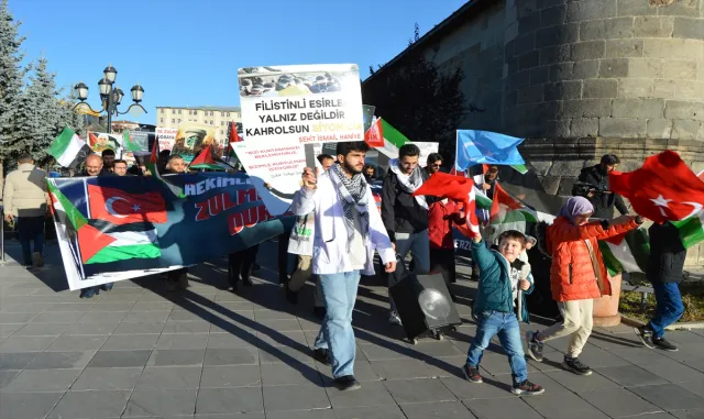 Erzurum’da hekimler ve sağlık çalışanları, Gazze için "sessiz yürüyüş" yaptı Erzurum’da hekimler ve sağlık çalışanları, Gazze için "sessiz yürüyüş" yaptı