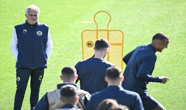 Fenerbahçe, AZ Alkmaar maçının hazırlıklarını tamamladı Fenerbahçe, AZ Alkmaar maçının hazırlıklarını tamamladı