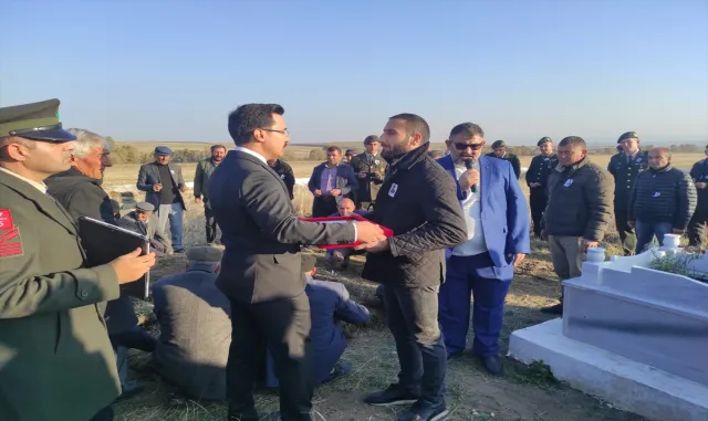 Kars’ta vefat eden Kıbrıs gazisi son yolculuğuna uğurlandı Kars’ta vefat eden Kıbrıs gazisi son yolculuğuna uğurlandı