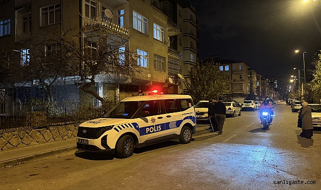 Kayseri’de Bıçaklı Kavga: 1 Kişi Yaralandı Kayseri’de Bıçaklı Kavga: 1 Kişi Yaralandı
