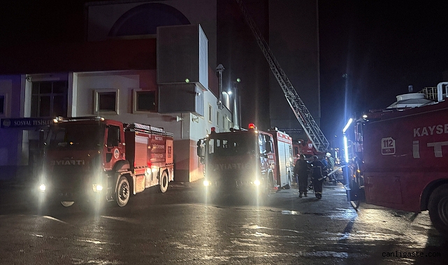 Kayseri’de kablo üretimi yapan fabrikada çıkan yangın kontrol altına alındı Kayseri’de kablo üretimi yapan fabrikada çıkan yangın kontrol altına alındı