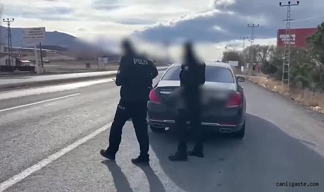 Kayseri’de Kaçakçılık Operasyonu: 3 kişi gözaltına alındı Kayseri’de Kaçakçılık Operasyonu: 3 kişi gözaltına alındı