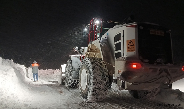 Kayseri’de Kardan Kapanan 230 Mahalle Yolu Ulaşıma Açıldı Kayseri’de Kardan Kapanan 230 Mahalle Yolu Ulaşıma Açıldı