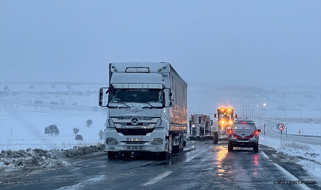 Kayseri Kar Yağışı Nedeniyle Kapanan Yollar Kayseri Kar Yağışı Nedeniyle Kapanan Yollar