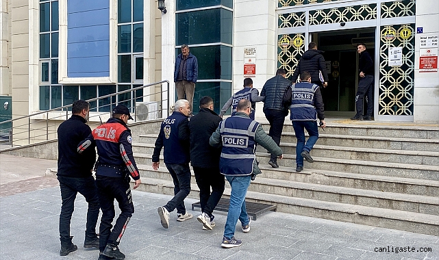 Kırşehir’de silahlı kavgada 1 kişi öldü, 1 kişi yaralandı Kırşehir’de silahlı kavgada 1 kişi öldü, 1 kişi yaralandı