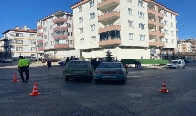 Konya’da trafik kazasında 2 kişi yaralandı Konya’da trafik kazasında 2 kişi yaralandı