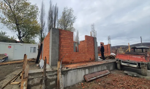 Yozgat’ta depremden hasar gören evlerin yerine yenileri yükseliyor Yozgat’ta depremden hasar gören evlerin yerine yenileri yükseliyor