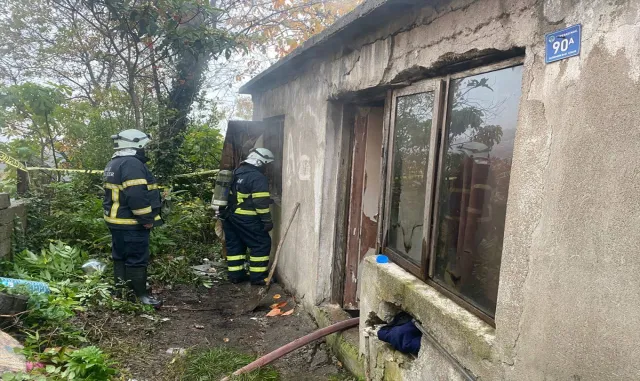 Zonguldak’ta evde çıkan yangında yaşlı adam hayatını kaybetti Zonguldak’ta evde çıkan yangında yaşlı adam hayatını kaybetti