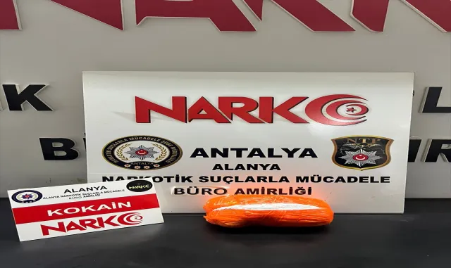 Alanya’da çantasında uyuşturucu bulunan şüpheli yakalandı Alanya’da çantasında uyuşturucu bulunan şüpheli yakalandı