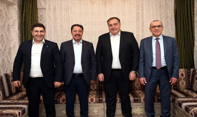 Ankara’da 4 ilçenin belediye başkanları buluştu Ankara’da 4 ilçenin belediye başkanları buluştu