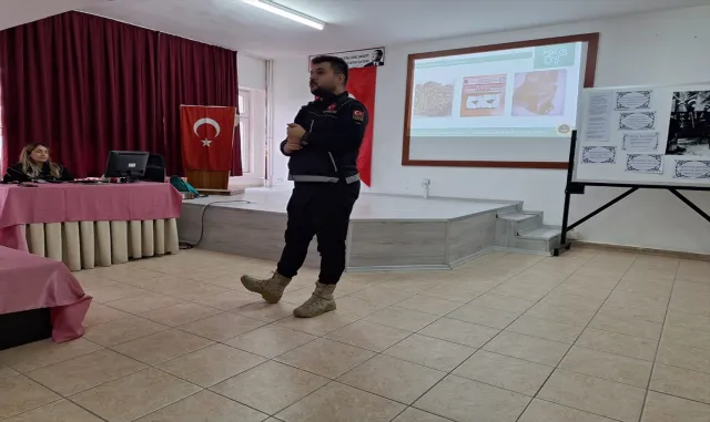 Bahşılı’da bağımlılıkla mücadele eğitimi verildi Bahşılı’da bağımlılıkla mücadele eğitimi verildi