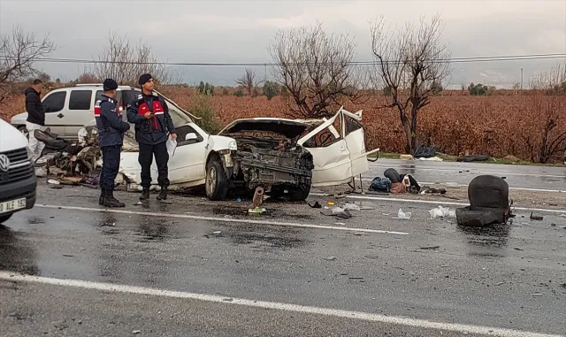 Denizli’de trafik kazasında ölen anne, baba ve 9 yaşındaki çocukları son yolculuğuna uğurlandı Denizli’de trafik kazasında ölen anne, baba ve 9 yaşındaki çocukları son yolculuğuna uğurlandı