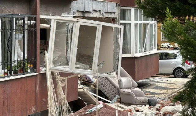 GÜNCELLEME 2 - Beylikdüzü’nde bir dairede patlama meydana geldi GÜNCELLEME 2 - Beylikdüzü’nde bir dairede patlama meydana geldi