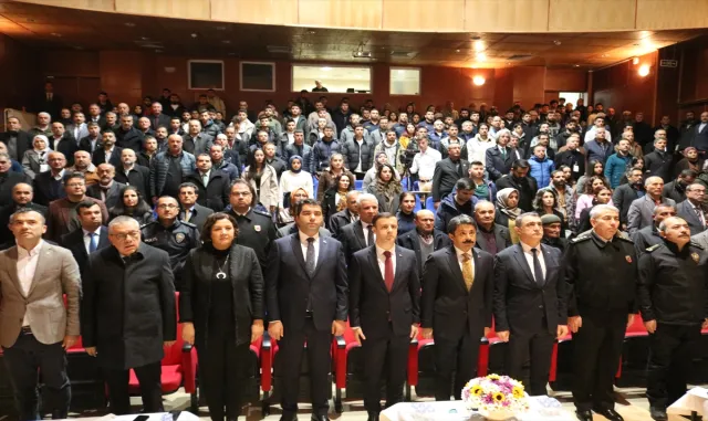 Kırşehir’de "Her Yönüyle Kaman Sempozyumu" başladı Kırşehir’de "Her Yönüyle Kaman Sempozyumu" başladı