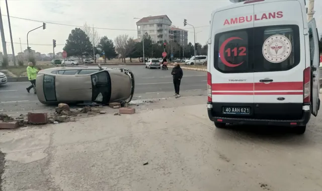 Kırşehir’de otomobiller çarpıştı, 2 sürücü yaralandı Kırşehir’de otomobiller çarpıştı, 2 sürücü yaralandı