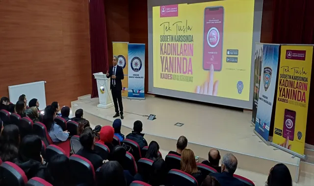 Kırşehir’de polis üniversite öğrencilerine eğitim verdi Kırşehir’de polis üniversite öğrencilerine eğitim verdi