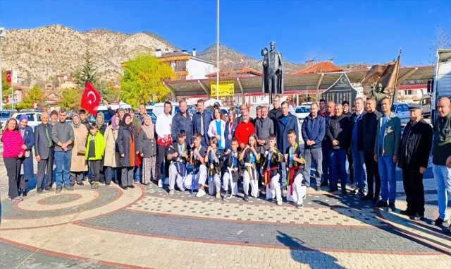 Nallıhan’da Alpagut Turan Savaş Sanatı milli sporcuları törenle karşılandı Nallıhan’da Alpagut Turan Savaş Sanatı milli sporcuları törenle karşılandı