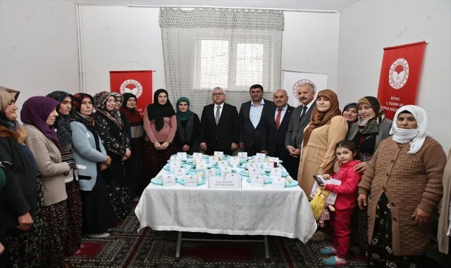 Sivas’ta açılan kursta kadınlar peynir yapmayı öğreniyor Sivas’ta açılan kursta kadınlar peynir yapmayı öğreniyor