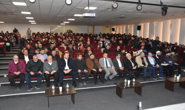 Van’da "Mekke’nin Fethi ve Kudüs Gecesi" programı düzenlendi Van’da "Mekke’nin Fethi ve Kudüs Gecesi" programı düzenlendi