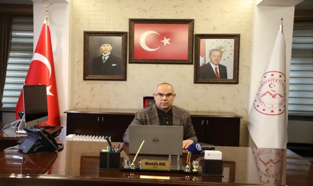 Ağrı Valisi Koç, AA’nın "Yılın Kareleri" oylamasına katıldı Ağrı Valisi Koç, AA’nın "Yılın Kareleri" oylamasına katıldı