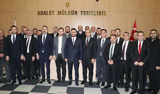 AK Parti Kayseri İl Başkanlığına seçilen Okandan, mazbatasını aldı AK Parti Kayseri İl Başkanlığına seçilen Okandan, mazbatasını aldı