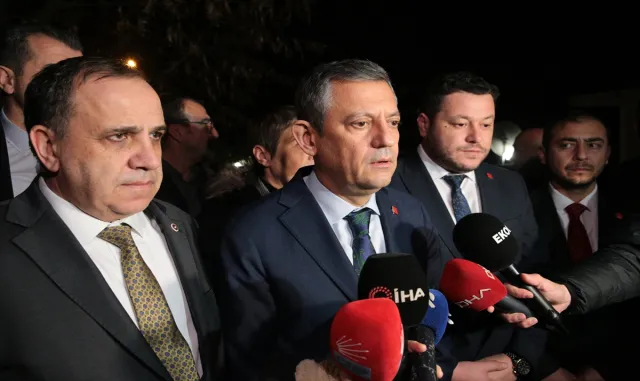 CHP Genel Başkanı Özel, Kartalkaya’daki yangında yakınlarını kaybeden aileleri ziyaret etti: CHP Genel Başkanı Özel, Kartalkaya’daki yangında yakınlarını kaybeden aileleri ziyaret etti:
