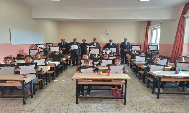Gemerek’te öğrenciler karne heyecanı yaşadı Gemerek’te öğrenciler karne heyecanı yaşadı