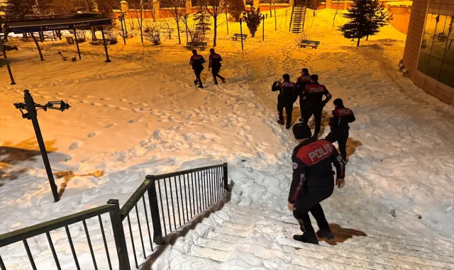 GÜNCELLEME 2 - Erzurum’da bıçaklı kavgada 1 kişi ağır yaralandı GÜNCELLEME 2 - Erzurum’da bıçaklı kavgada 1 kişi ağır yaralandı