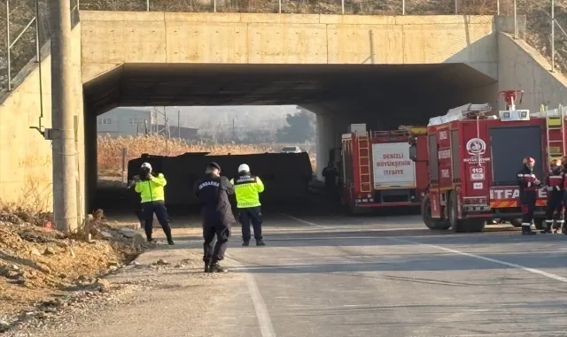 GÜNCELLEME 3 - Denizli’de devrilen işçi servisindeki 4 kişi öldü, 19 kişi yaralandı GÜNCELLEME 3 - Denizli’de devrilen işçi servisindeki 4 kişi öldü, 19 kişi yaralandı