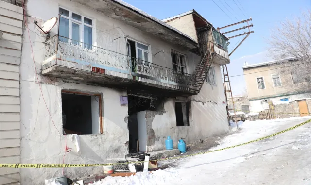 GÜNCELLEME - Erzurum’da evde meydana gelen patlamada 1’i ağır 4 kişi yaralandı GÜNCELLEME - Erzurum’da evde meydana gelen patlamada 1’i ağır 4 kişi yaralandı