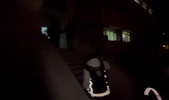 Iğdır’da 9 düzensiz göçmen yakalandı, insan kaçakçılığı yapan zanlı tutuklandı Iğdır’da 9 düzensiz göçmen yakalandı, insan kaçakçılığı yapan zanlı tutuklandı