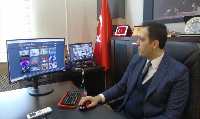 İslahiye Cumhuriyet Başsavcısı Şahin, AA’nın "Yılın Kareleri" oylamasına katıldı İslahiye Cumhuriyet Başsavcısı Şahin, AA’nın "Yılın Kareleri" oylamasına katıldı