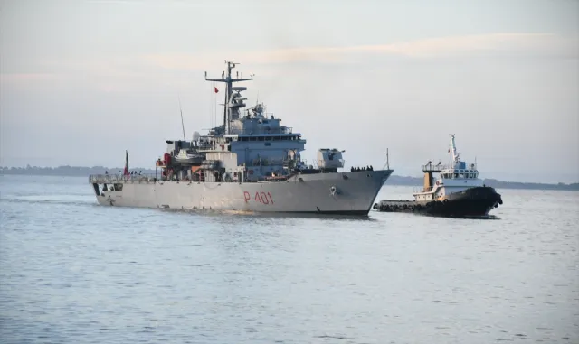 İtalya’nın Arnavutluk’ta kurduğu merkeze, düzensiz göçmen taşıyan bir gemi daha ulaştı İtalya’nın Arnavutluk’ta kurduğu merkeze, düzensiz göçmen taşıyan bir gemi daha ulaştı